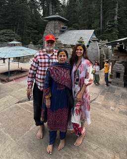 Nimrat Kaur feet photo thumbnail