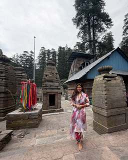 Nimrat Kaur feet photo thumbnail
