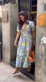 Nimrat Kaur feet photo thumbnail