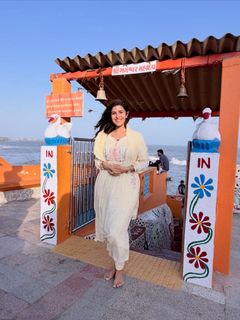 Nimrat Kaur feet photo 2