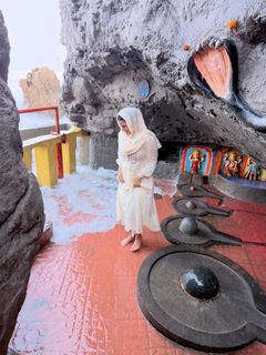 Nimrat Kaur feet photo 1