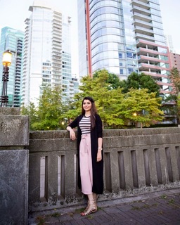 Nimrat Khaira feet photo thumbnail