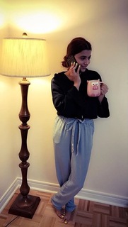 Nimrat Khaira feet photo thumbnail