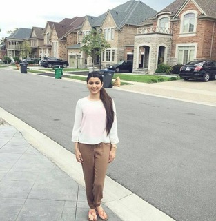 Nimrat Khaira feet photo thumbnail