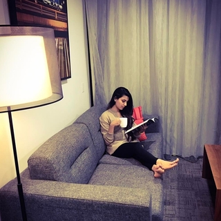 Nimrat Khaira feet photo thumbnail