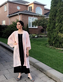 Nimrat Khaira feet photo thumbnail