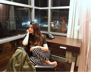 Nimrat Khaira feet photo thumbnail