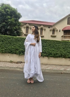 Nimrat Khaira feet photo thumbnail