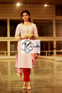 Nimrat Khaira feet photo thumbnail