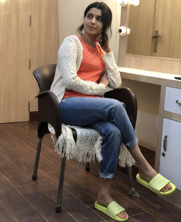 Nimrat Khaira feet photo thumbnail