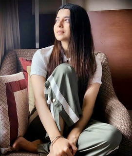 Nimrat Khaira feet photo thumbnail