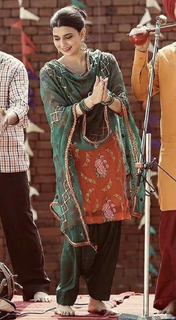 Nimrat Khaira feet photo thumbnail