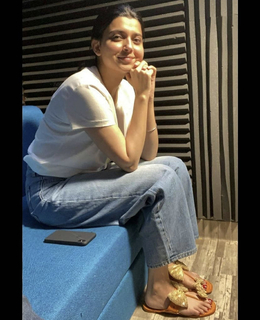 Nimrat Khaira feet photo thumbnail