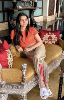 Nimrat Khaira feet photo thumbnail