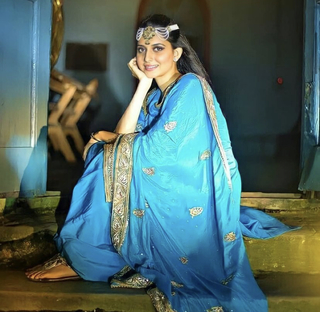 Nimrat Khaira feet photo thumbnail