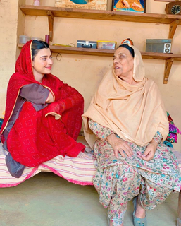 Nimrat Khaira feet photo thumbnail