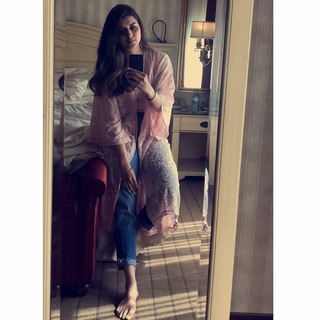 Nimrat Khaira feet photo thumbnail