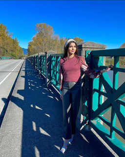Nimrat Khaira feet photo thumbnail