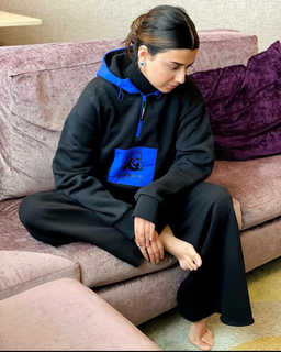 Nimrat Khaira feet photo thumbnail