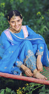 Nimrat Khaira feet photo thumbnail