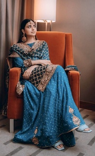 Nimrat Khaira feet photo thumbnail