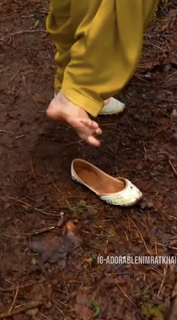 Nimrat Khaira feet photo thumbnail