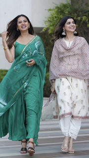 Nimrat Khaira feet photo thumbnail