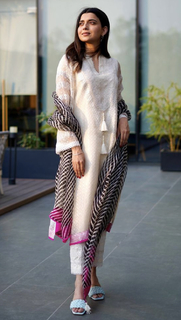 Nimrat Khaira feet photo thumbnail