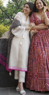 Nimrat Khaira feet photo thumbnail