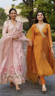 Nimrat Khaira feet photo thumbnail