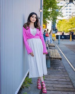 Nimrat Khaira feet photo thumbnail