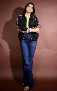 Nimrat Khaira feet photo thumbnail