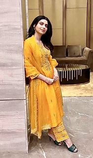 Nimrat Khaira feet photo thumbnail