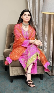 Nimrat Khaira feet photo thumbnail