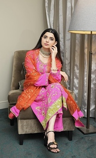 Nimrat Khaira feet photo thumbnail