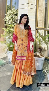 Nimrat Khaira feet photo thumbnail