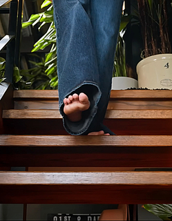 Nimrat Khaira feet photo thumbnail