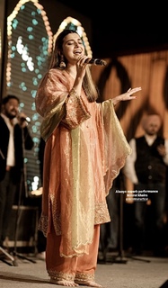 Nimrat Khaira feet photo thumbnail