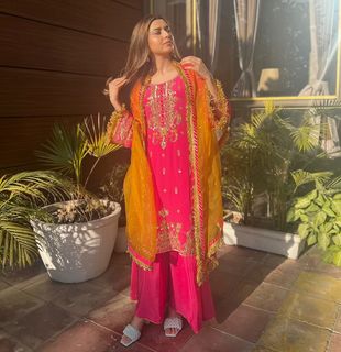 Nimrat Khaira feet photo thumbnail