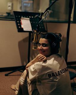 Nimrat Khaira feet photo thumbnail