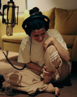 Nimrat Khaira feet photo thumbnail