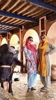 Nimrat Khaira feet photo thumbnail