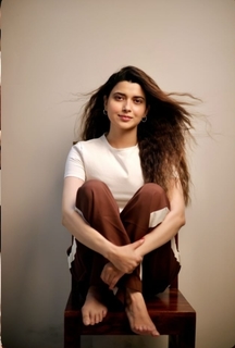 Nimrat Khaira feet photo thumbnail