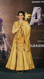 Nimrat Khaira feet photo thumbnail