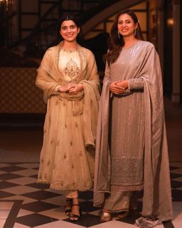 Nimrat Khaira feet photo thumbnail