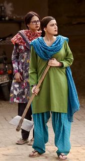 Nimrat Khaira feet photo thumbnail