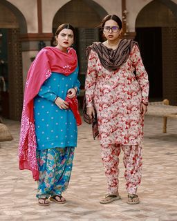 Nimrat Khaira feet photo thumbnail