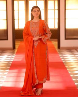 Nimrat Khaira feet photo thumbnail