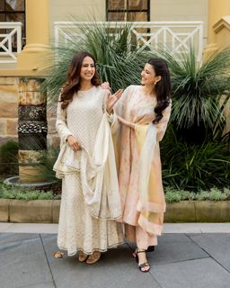 Nimrat Khaira feet photo thumbnail