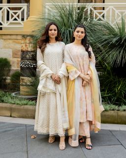 Nimrat Khaira feet photo thumbnail